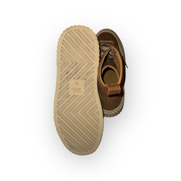 Zara Men’s Rubberized Boots - Picture 4 of 4